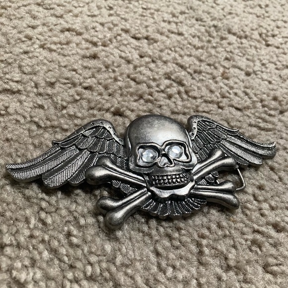 Winged Skull and Cross Bones Metal Belt Buckle with Crystal Gem Eyes - Picture 2 of 4